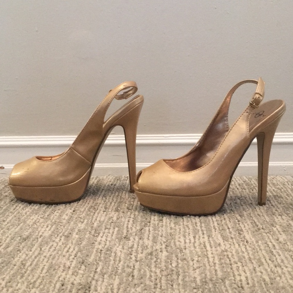 Heels - Picture 2 of 4
